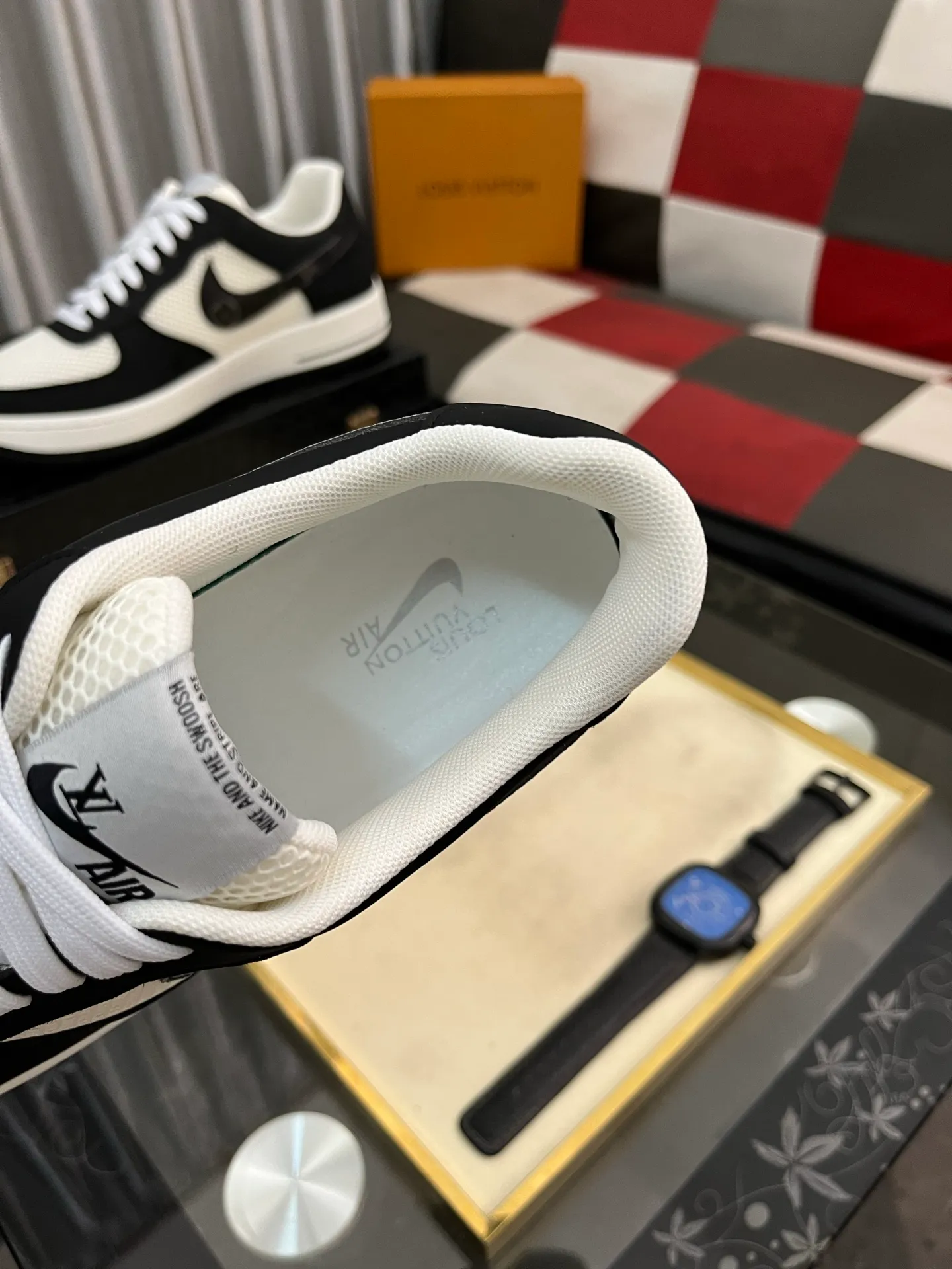 Men's shoes 💰440⌚️⌚️【LOUlS VUlTTON】Louis Vuitton ~ unique and casual style. LV counter purchasing 🏃casual shoes😍😍 are on sale at the men's counter at the same time. Italian imported brands select top-layer Italian cowhide. 🐑Sheepskin lining (refuses to discolor and grind feet) Sole: Original sole specially provided by the original factory 🎬Better in kind Code number: 38-443⃣️Color selection